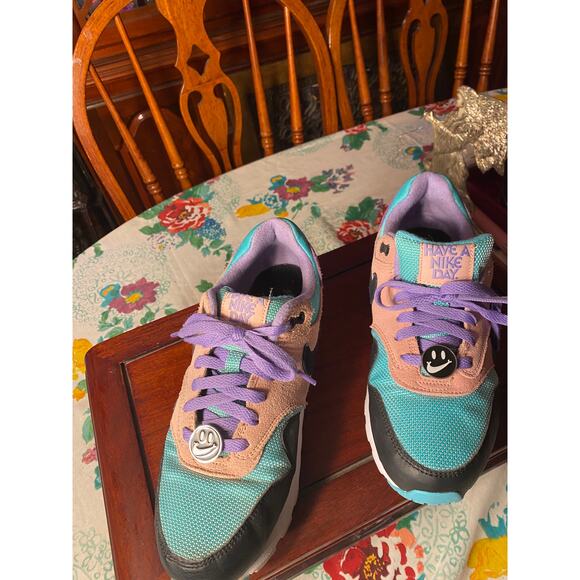 NIKE Air Max 1 Have a Nike day Multicolor YOUTH 7 WMNS 8.5 EUC Smiley toe charms - Picture 3 of 16